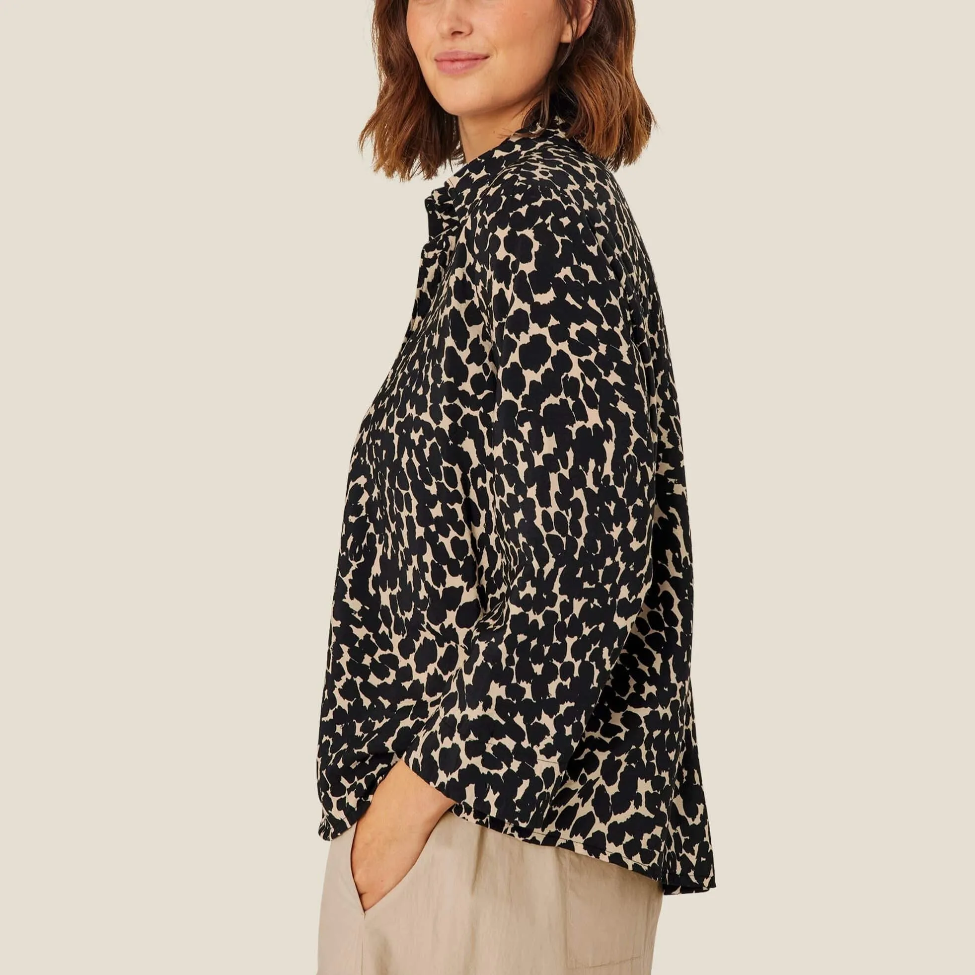 Masai Iduki Shirt in Black Leopard