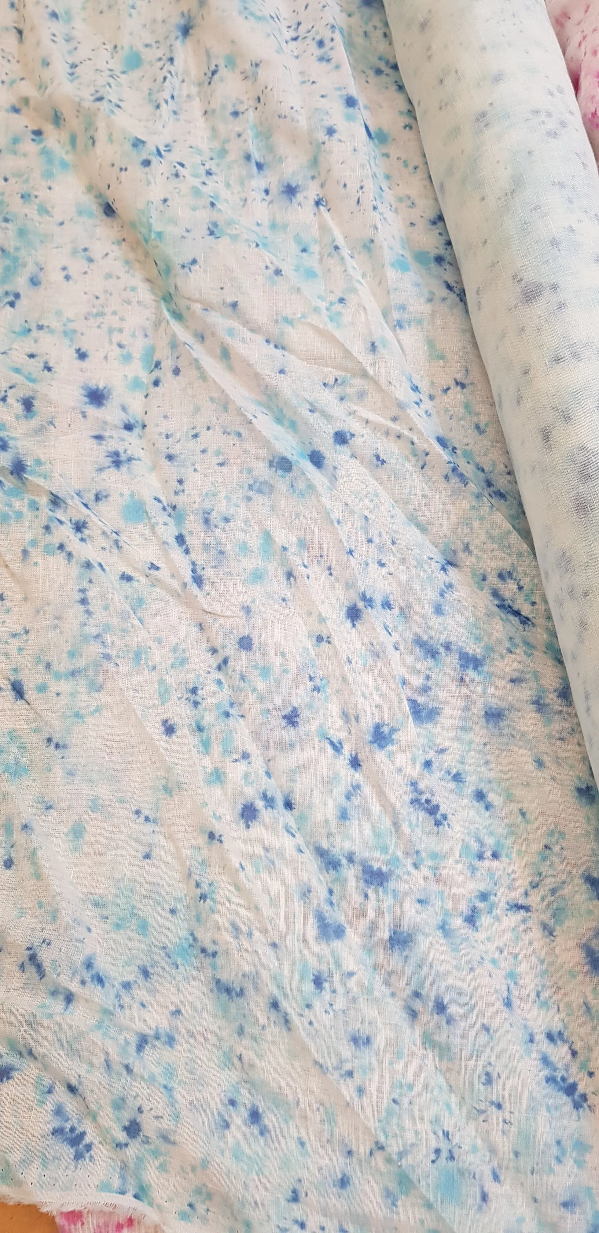 Pure Linen Dot Splash Design